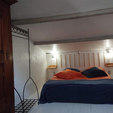 Chambre D'Hotes L'Orange Bleue Рюстрель Экстерьер фото